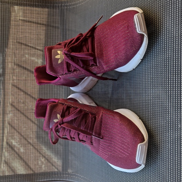 Adidas Swift Run Running Shoes - Women's size 9 - Picture 6 of 8